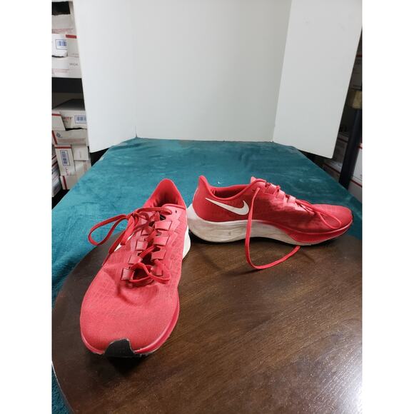 Nike Air Max Pegaus 37 TB Shoes Size 10.5 Mens Red Running Gym Grip cj0677-602 - Picture 1 of 12